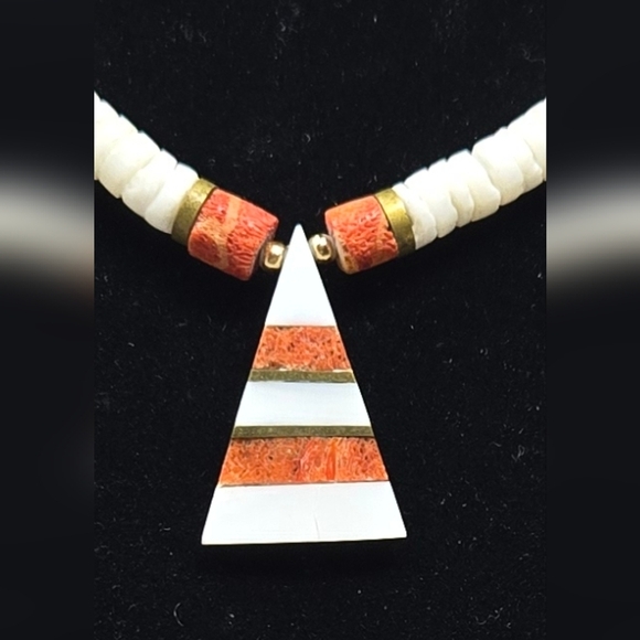 Vintage Heishi Necklace Brass White & Red Beads Pyramid Pendant Beachy Hawaiian - Picture 3 of 9